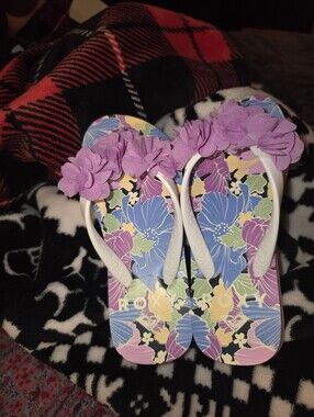 Size 13 Sold |Roxy Girls Floral Flip Flops with Purple Flower Accents